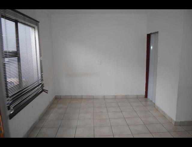 8 BEDROOM HOUSE FOR SALE IN DOBSONVILLE EXT 3